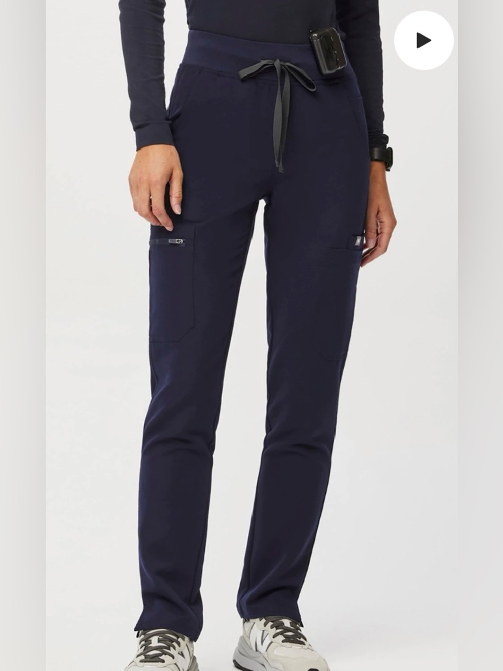 Figs High Waisted Yola Skinny Scrub Pants™ in Navy (size M petite)